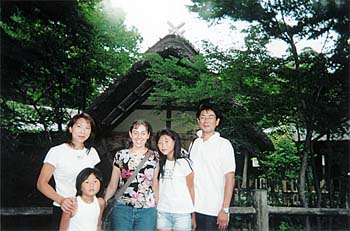 05trip Brandi with host family