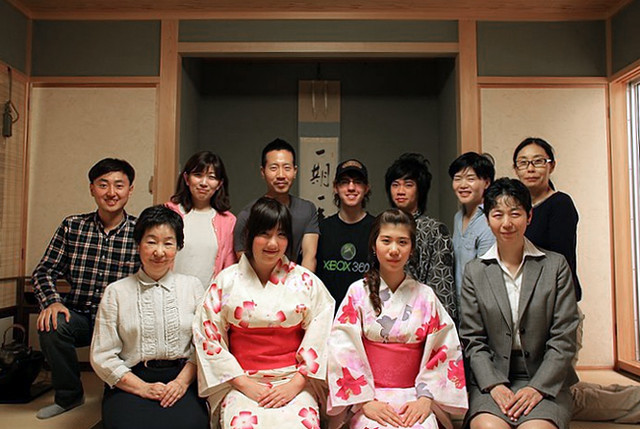 Student and Teacher Tea Ceremony hosted by the Thai classmates Pla and Erng in the front.